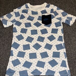 Kids Nike tshirt
Size L